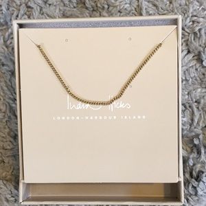 Essential Chain in Gold